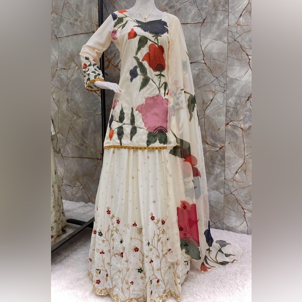 CHINON HEAVY EMBROIDERY DESIGNER FESTIVE WEAR SALWAR KAMEEZ GHARARA SUIT - Picture 4 of 9